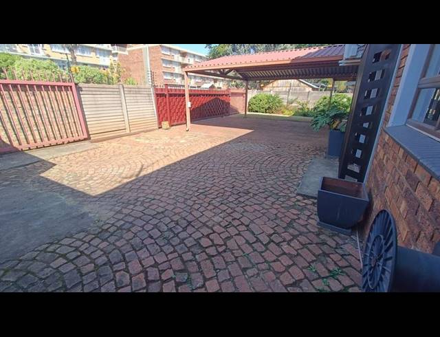 4 BEDROOM HOUSE FOR SALE IN SINOVILLE